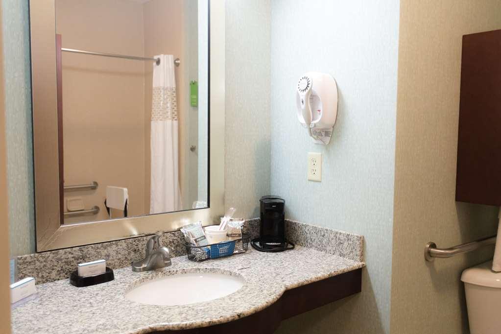 Hampton Inn & Suites Middlebury Room photo