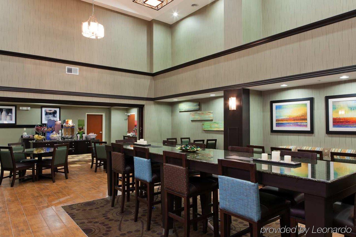 Hampton Inn & Suites Middlebury Restaurant photo
